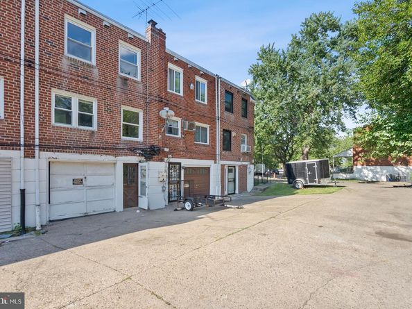 6734 Harley Street, Philadelphia PA 19142