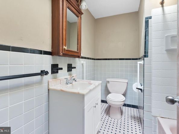 6734 Harley Street, Philadelphia PA 19142