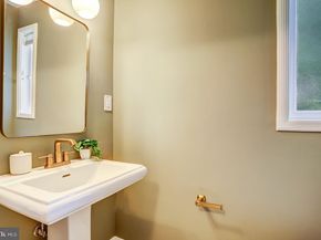 7021 Whittier Boulevard, Bethesda MD 20817