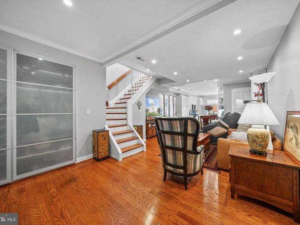 211 F Street NE, Washington DC 20002