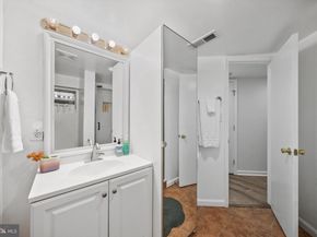 211 F Street NE, Washington DC 20002
