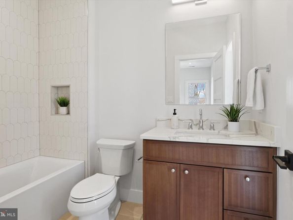 310 Johnson Street SW, Vienna VA 22180