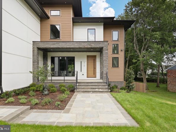 310 Johnson Street SW, Vienna VA 22180