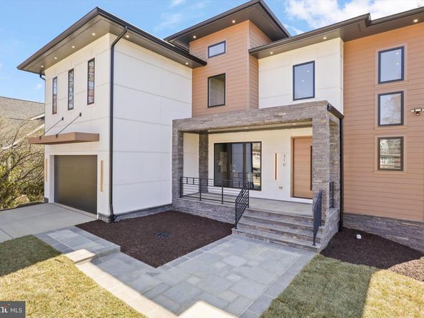 310 Johnson Street SW, Vienna VA 22180