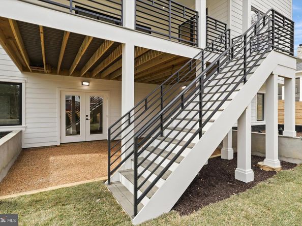 310 Johnson Street SW, Vienna VA 22180