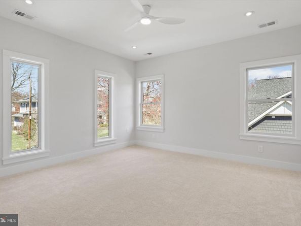 310 Johnson Street SW, Vienna VA 22180