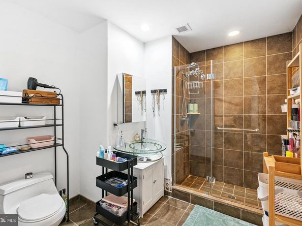 1352 South Street 217B, Philadelphia PA 19147