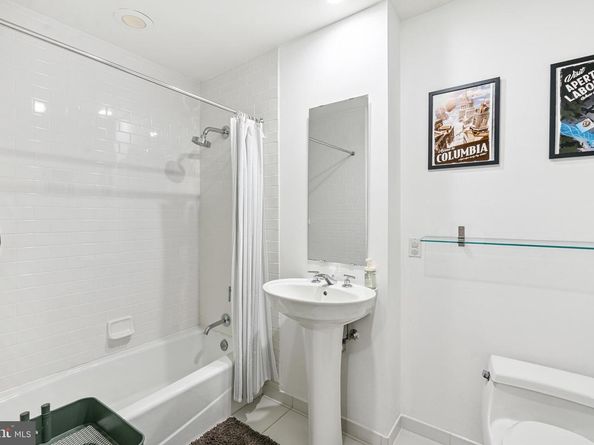 1352 South Street 217B, Philadelphia PA 19147