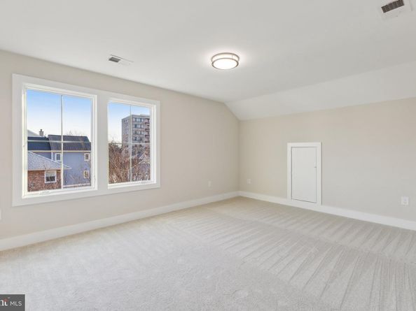 2150 N Stafford Street, Arlington VA 22207