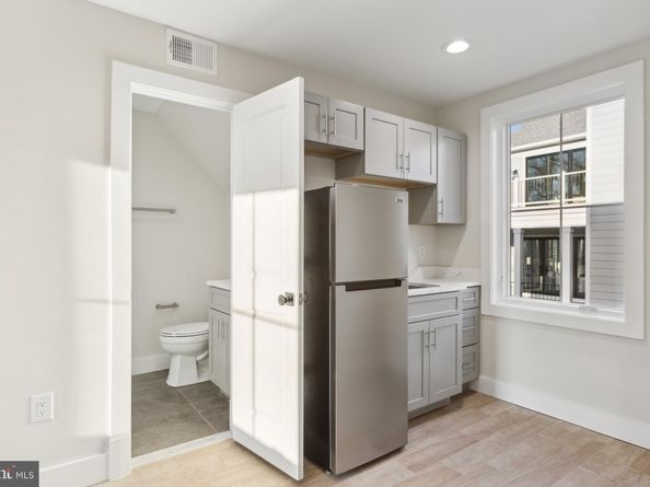 2150 N Stafford Street, Arlington VA 22207