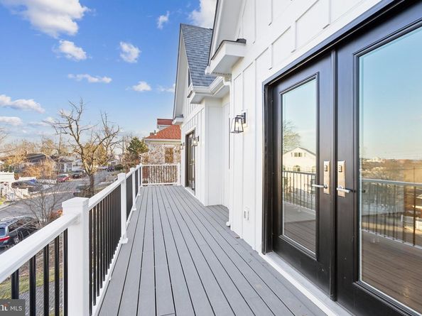 2150 N Stafford Street, Arlington VA 22207