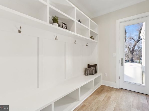 2150 N Stafford Street, Arlington VA 22207
