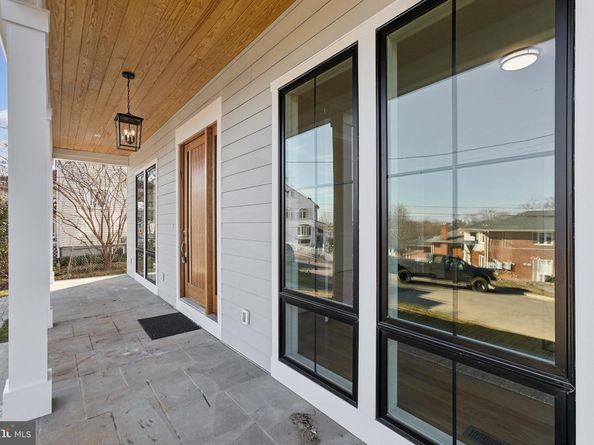 2150 N Stafford Street, Arlington VA 22207