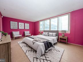 1919 Chestnut Street 2819, Philadelphia PA 19103