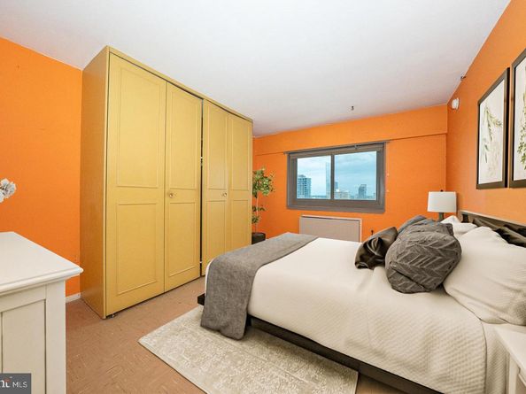 1919 Chestnut Street 2819, Philadelphia PA 19103