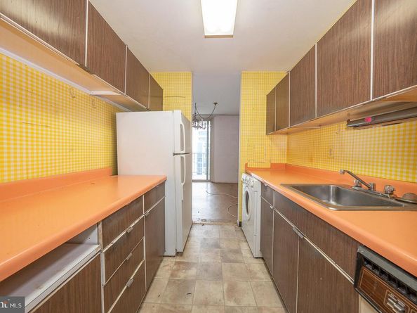 1919 Chestnut Street 2819, Philadelphia PA 19103