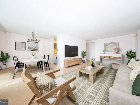 1919 Chestnut Street 2819, Philadelphia PA 19103