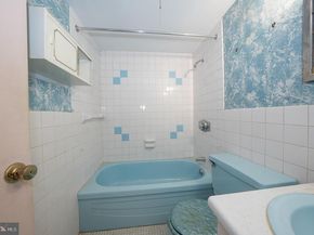 1919 Chestnut Street 2819, Philadelphia PA 19103