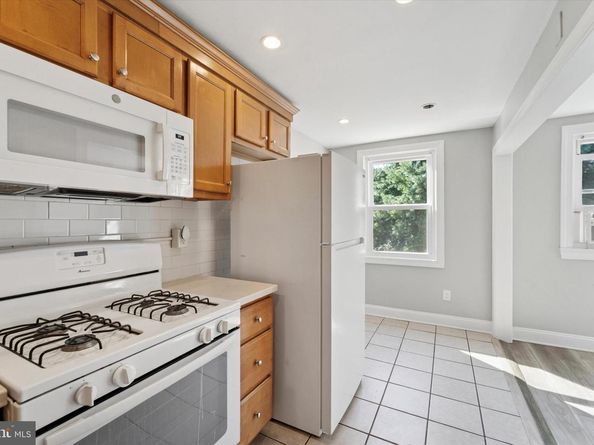 204 W Washington Avenue, Clifton Heights PA 19018