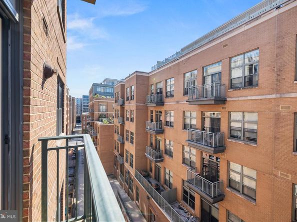 1111 25TH Street NW 705, Washington DC 20037