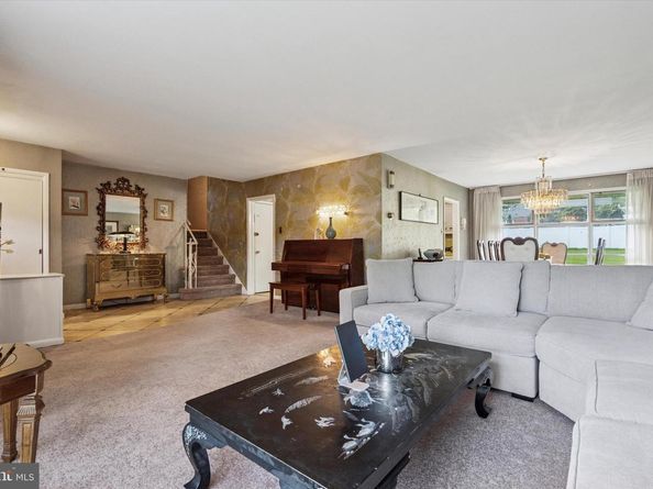 1242 June Road, Huntingdon Valley PA 19006