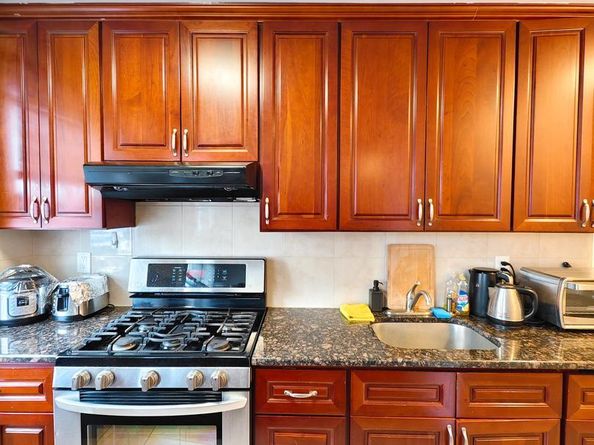 2105 Friendship Street, Philadelphia PA 19149