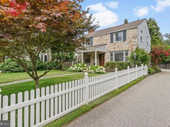 4 Lowrys Lane