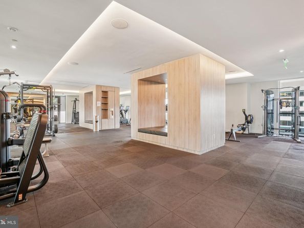 1650 Silver Hill Drive 1403, Mclean VA 22102