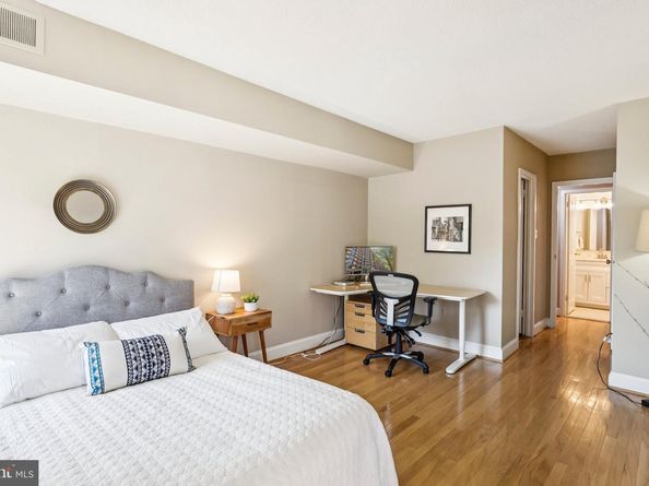 1300 Army Navy Drive 514, Arlington VA 22202