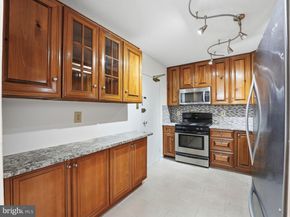 1300 Army Navy Drive 514, Arlington VA 22202