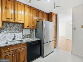 1300 Army Navy Drive 514, Arlington VA 22202