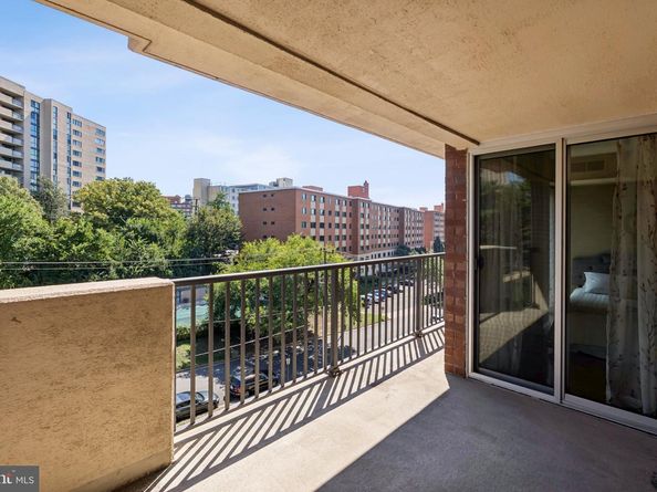 1300 Army Navy Drive 514, Arlington VA 22202