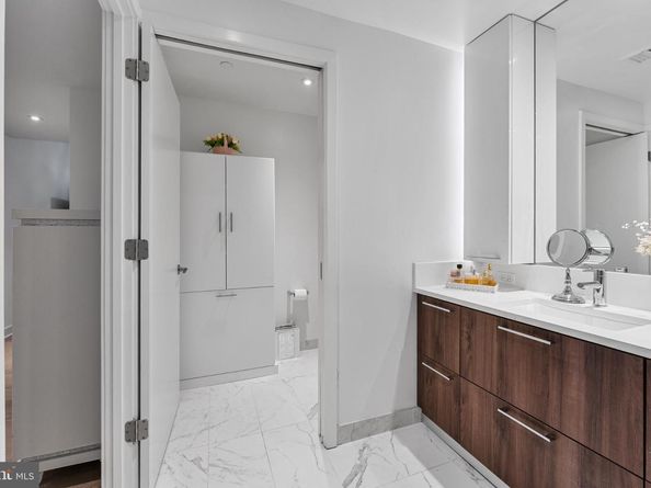 1650 Silver Hill Drive 1002, Mclean VA 22102