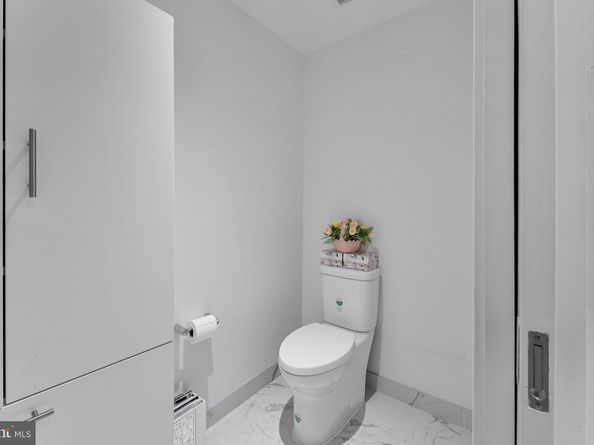 1650 Silver Hill Drive 1002, Mclean VA 22102