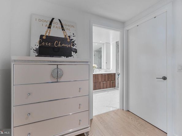 1650 Silver Hill Drive 1002, Mclean VA 22102