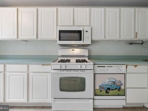 837 W Crescent Drive, Glenolden PA 19036