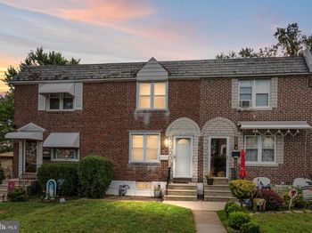 837 W Crescent Drive