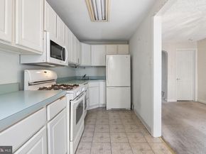 837 W Crescent Drive, Glenolden PA 19036