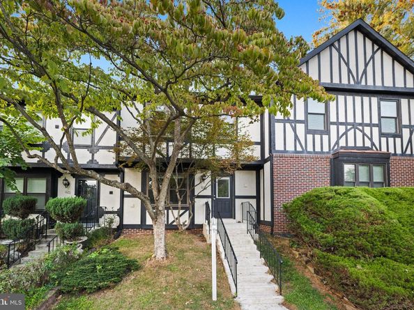 1129 Player Way, Herndon VA 20170