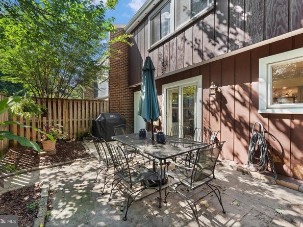 11190 Forest Edge Drive, Reston VA 20190