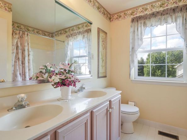 302 Alexander Court, Chalfont PA 18914