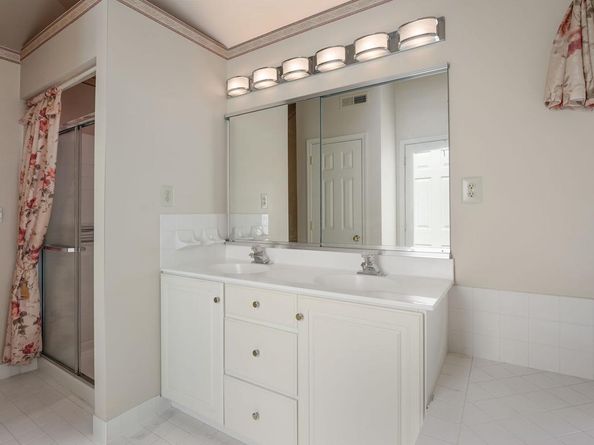 302 Alexander Court, Chalfont PA 18914