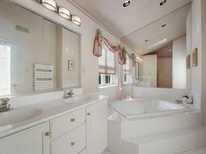 302 Alexander Court, Chalfont PA 18914