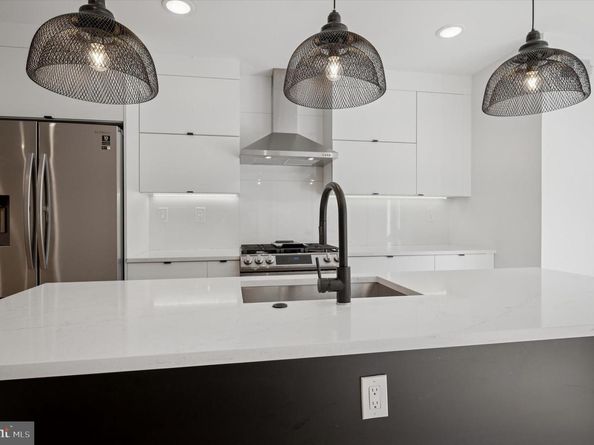 871 N 20TH Street 1, Philadelphia PA 19130