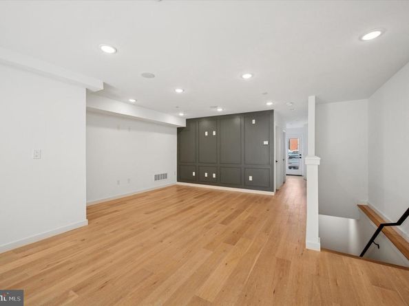 871 N 20TH Street 1, Philadelphia PA 19130