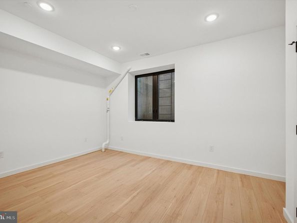 871 N 20TH Street 1, Philadelphia PA 19130