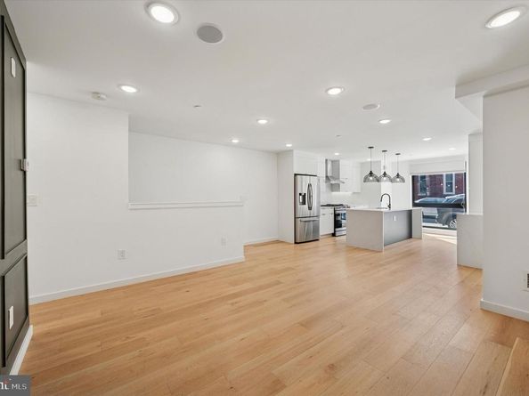 871 N 20TH Street 1, Philadelphia PA 19130