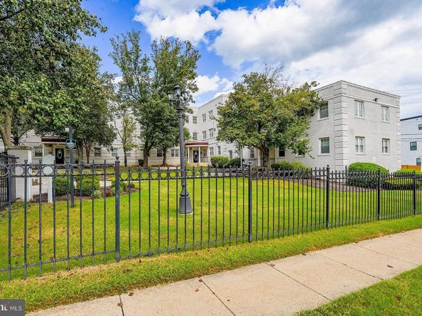 3876 9TH Street SE 302, Washington DC 20032