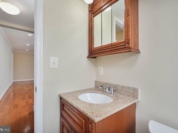 3876 9TH Street SE 302, Washington DC 20032