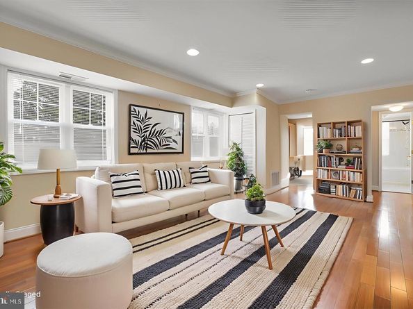 3876 9TH Street SE 302, Washington DC 20032